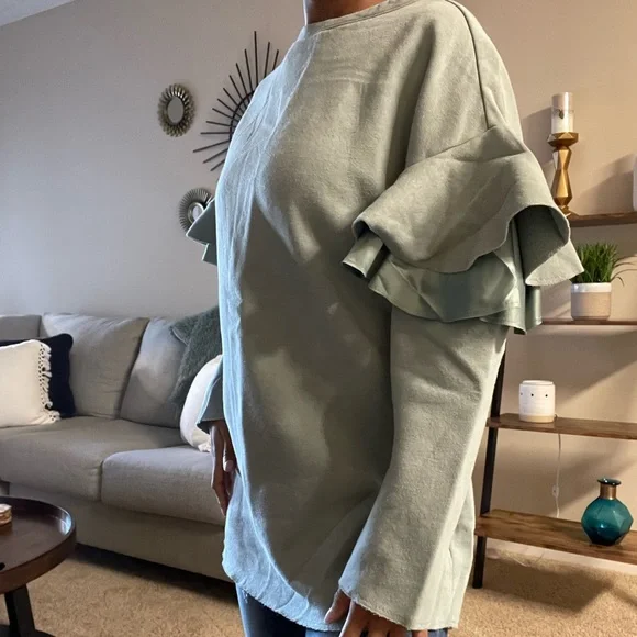 H&M Ruffled Sweater - Picture 3 of 4